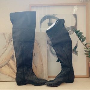 KELSI DAGGER BLACK SNAKE LEATHER OVER THE KNEE